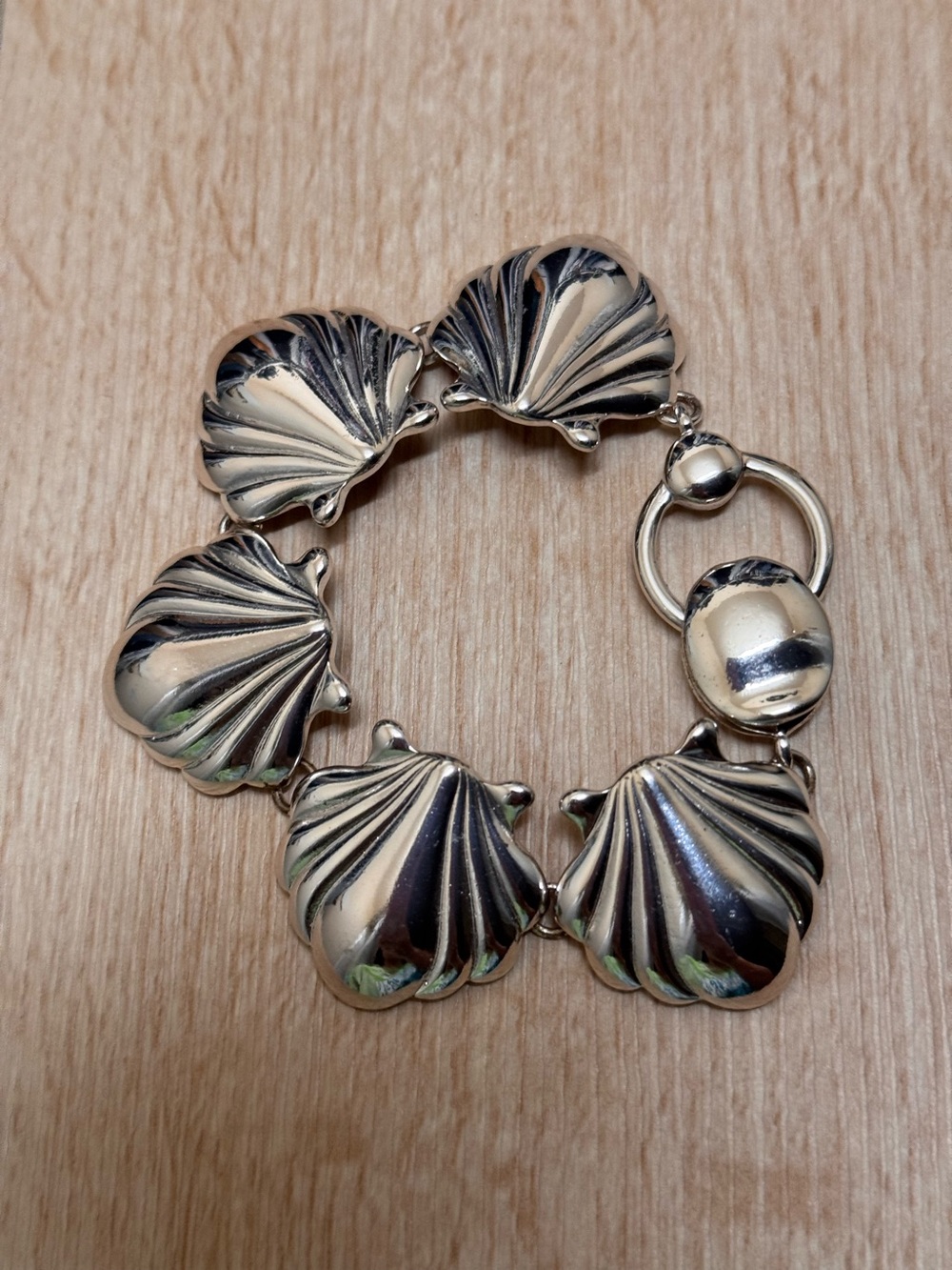 Silver Scallop Seashell Link Statement Bracelet Magnetic Fold Clasp Coastal